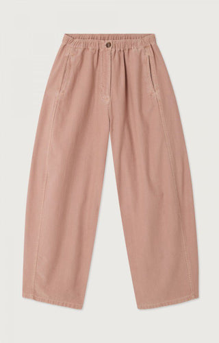 Stoffhose im Jeanslook in der Farbe rosa/pink, im Barrel Schnitt, ein weiter Schnitt, eine bequeme eher weitere Hose, Lofway von American Vintage 