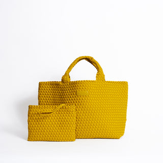 maison die von hand geflochtene neopren tasche in mustard von ayre 