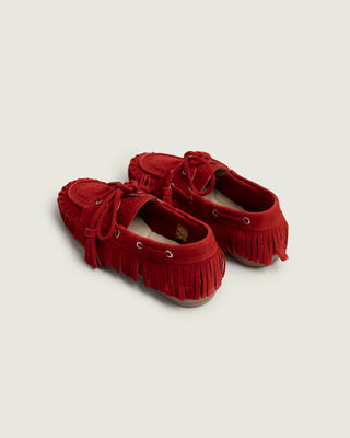knallrote boatloafer Schuhe von der marke POSA von hinten mit Fransen