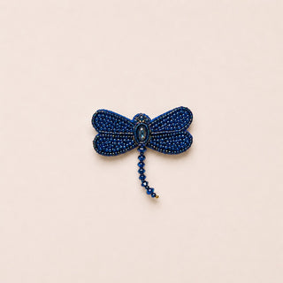 blaue Libelle - Brosche der dänischen Marke ERFURT aus kleinen Glasperlen. 