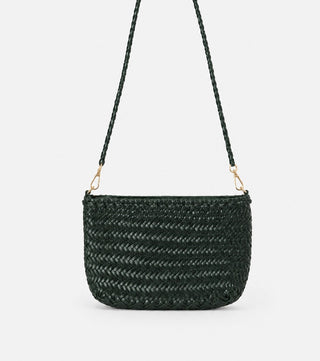 Man sieht die Crossbody bag CROISETTE der schweizer Marke AYRE.