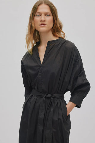 TUVA KLEID / liquorice